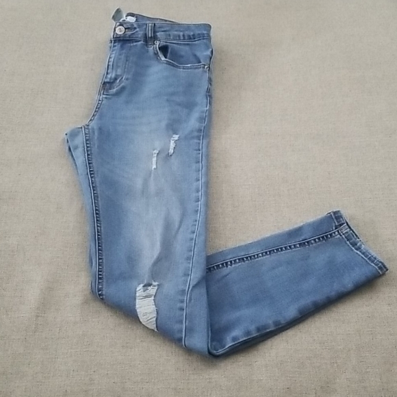 Forever 21 Jeans - Picture 2 of 3